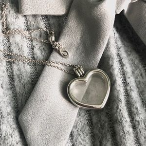 Pandora heart floating locket